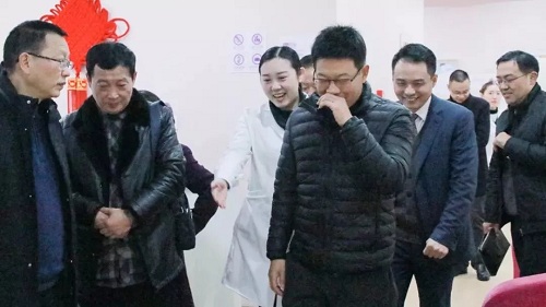 萬州區(qū)人大常委會(huì)、區(qū)衛(wèi)計(jì)委等領(lǐng)導(dǎo)蒞臨萬州華美指導(dǎo)工作