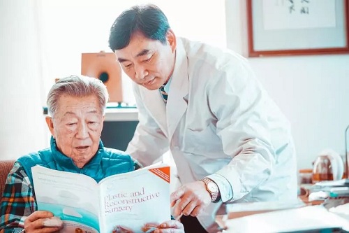 沈陽美萊張晨院長成為PRS雜志國際編委！