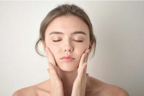 深圳做吸脂消除雙下巴的價(jià)格是多少？