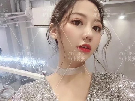 活了20多年才發(fā)現(xiàn)原來我和女神只有一步之遙！